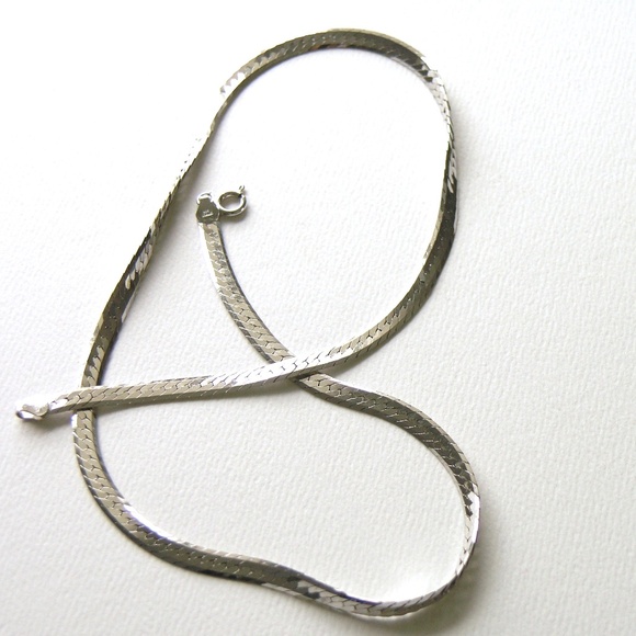 20" Sterling Silver Vintage Herringbone Necklace Made in Italy - Picture 2 of 8